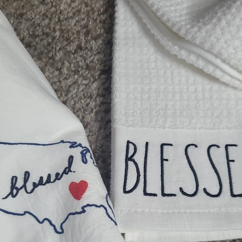 Rae Dunn Kitchen Towels Set